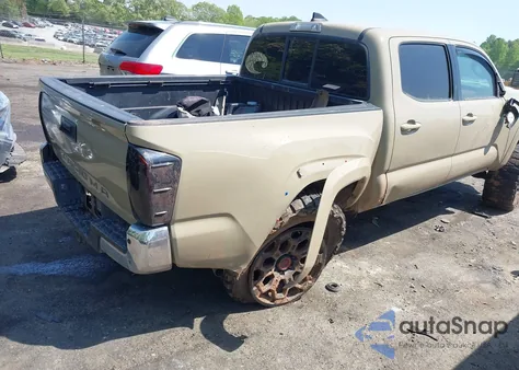 2017 Toyota Tacoma Sr5 V6 z USA, uszkodzony, nr VIN 3TMAZ5CN1HM026355